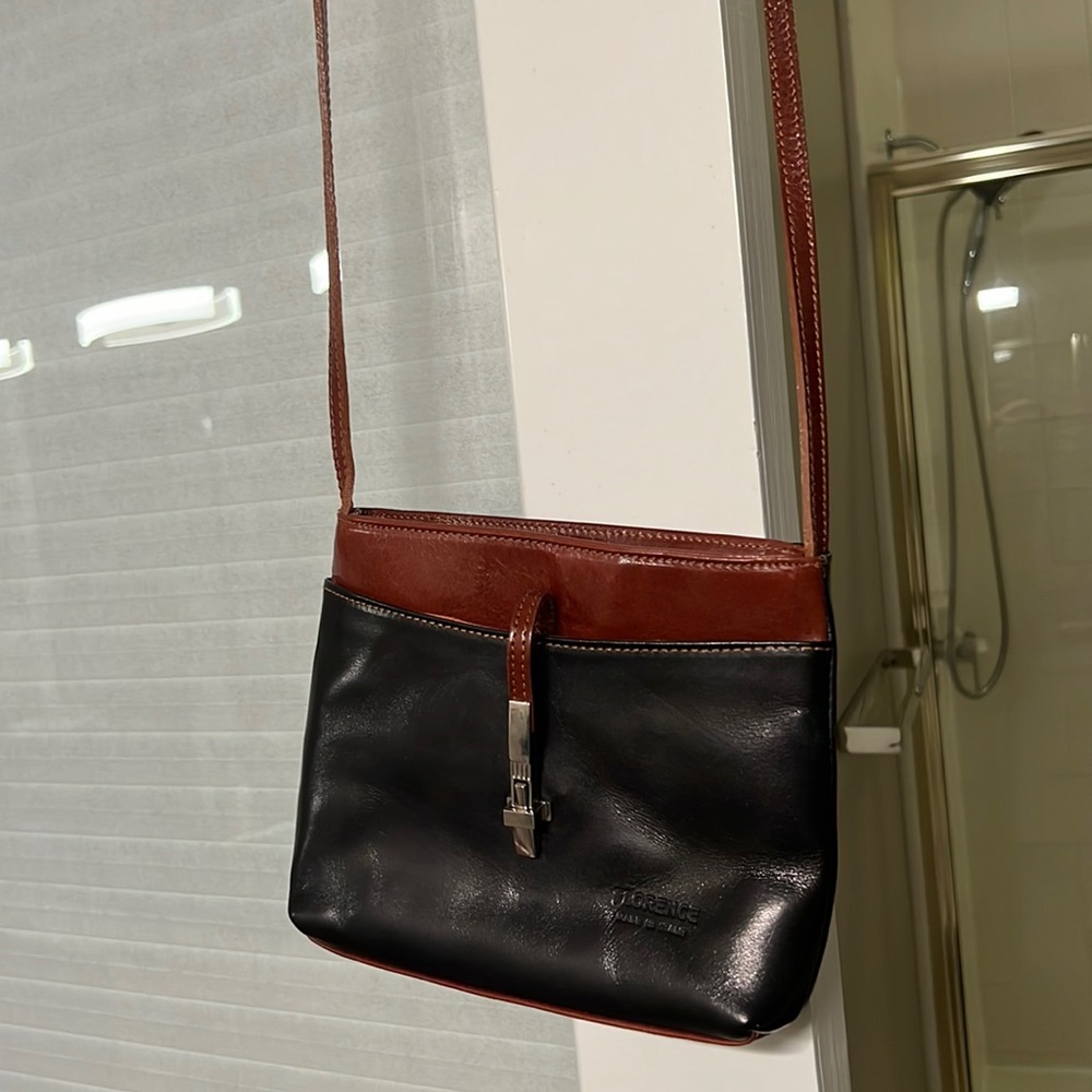 Genuine leather, made in Italy Florence purse.